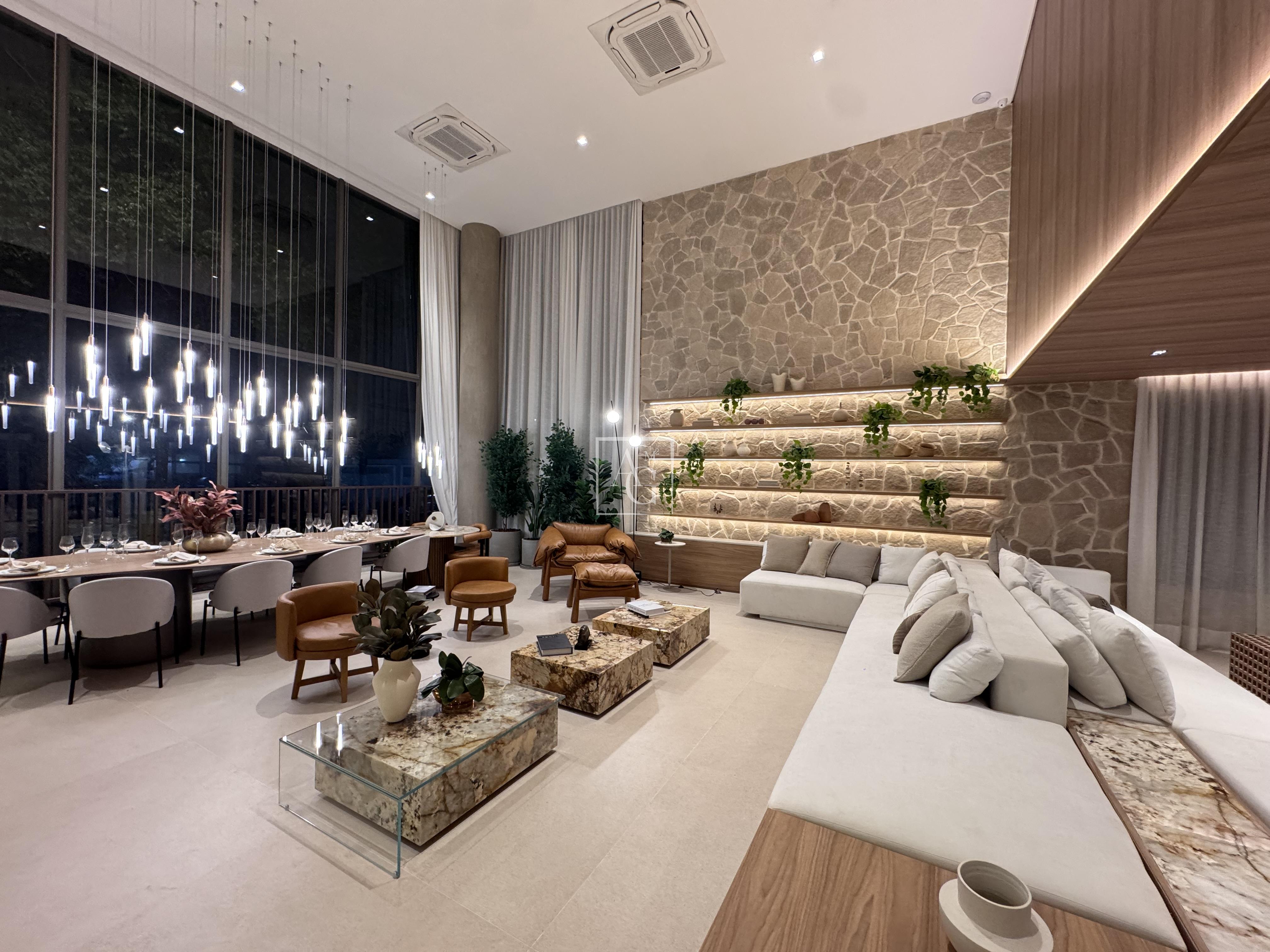 Apartamento com 207m² e 4 dormitórios no bairro Moema em São Paulo para Comprar