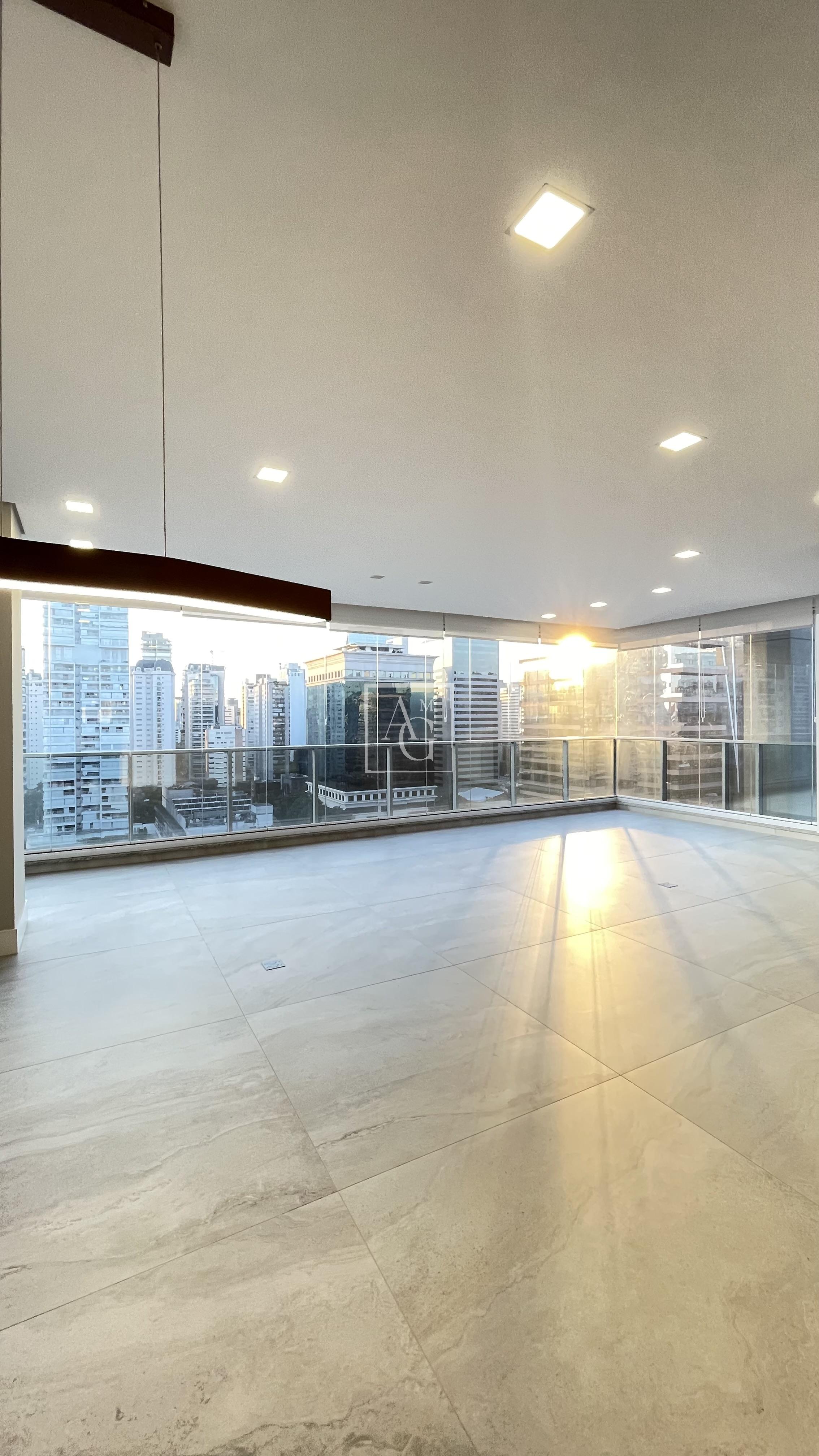 Apartamento com 181m² e 3 dormitórios no bairro Itaim Bibi em São Paulo para Comprar