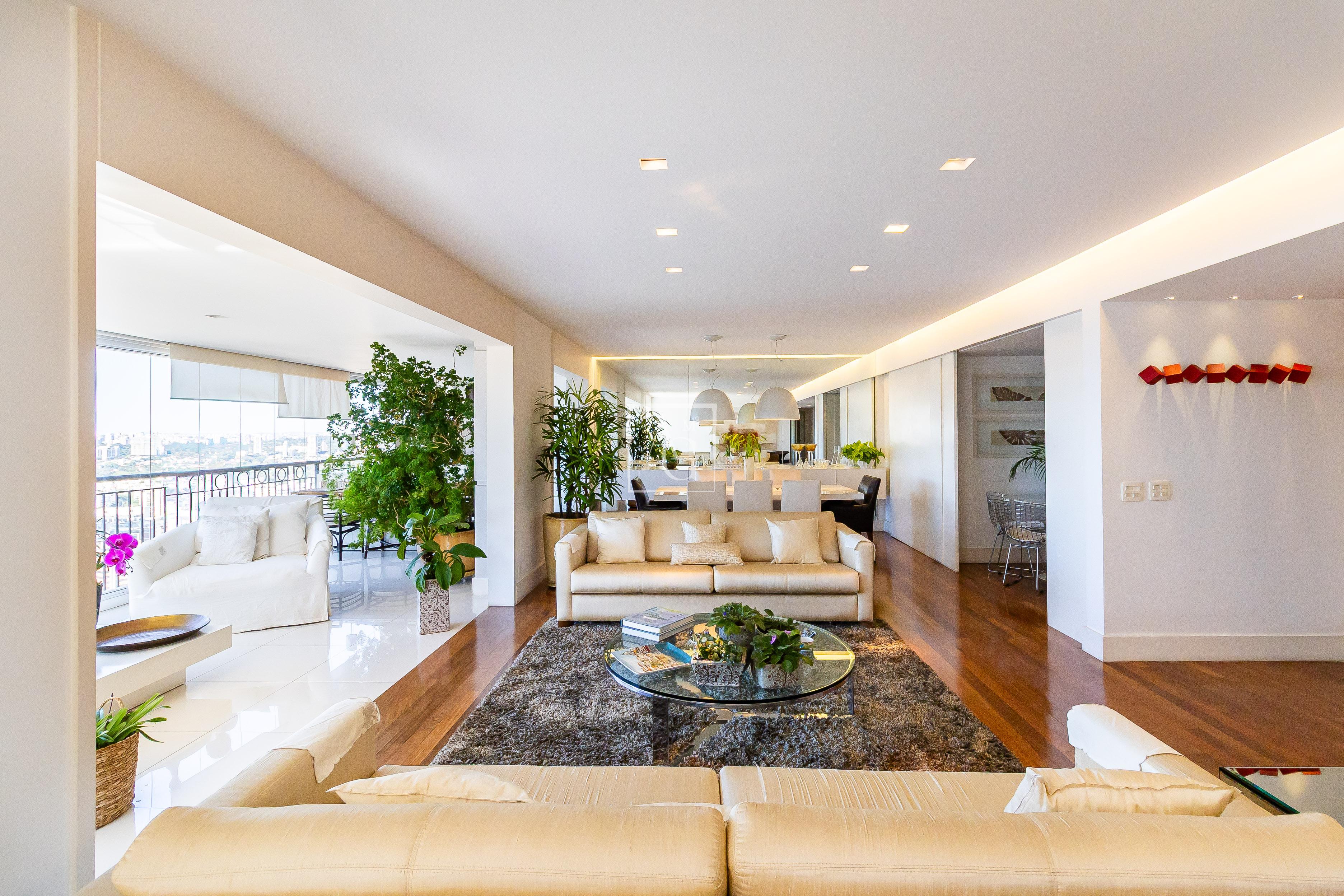 Apartamento com 237m² e 3 dormitórios no bairro Panamby em São Paulo para Comprar