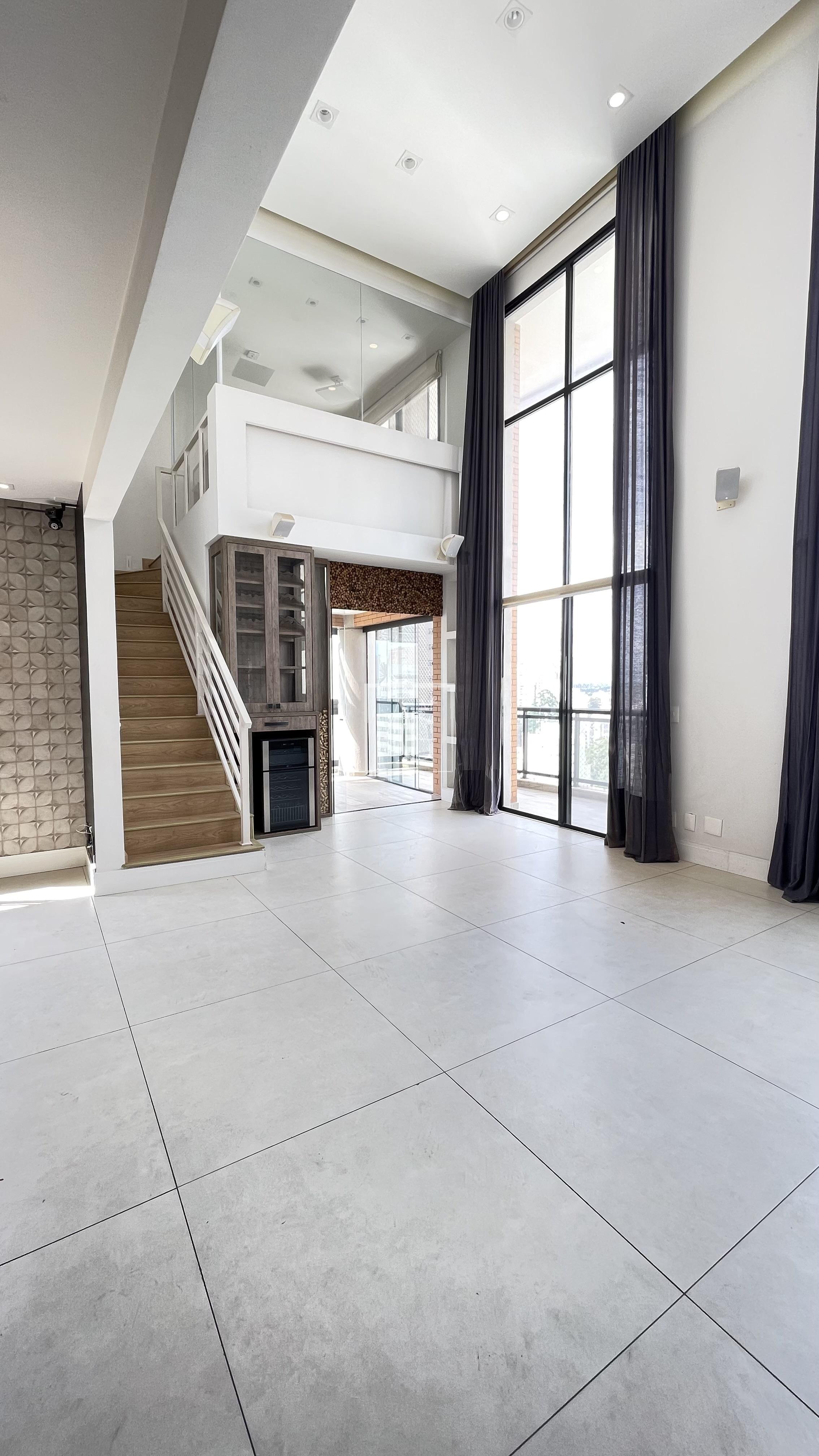 Apartamento com 184m² e 3 dormitórios no bairro Panamby em São Paulo para Comprar