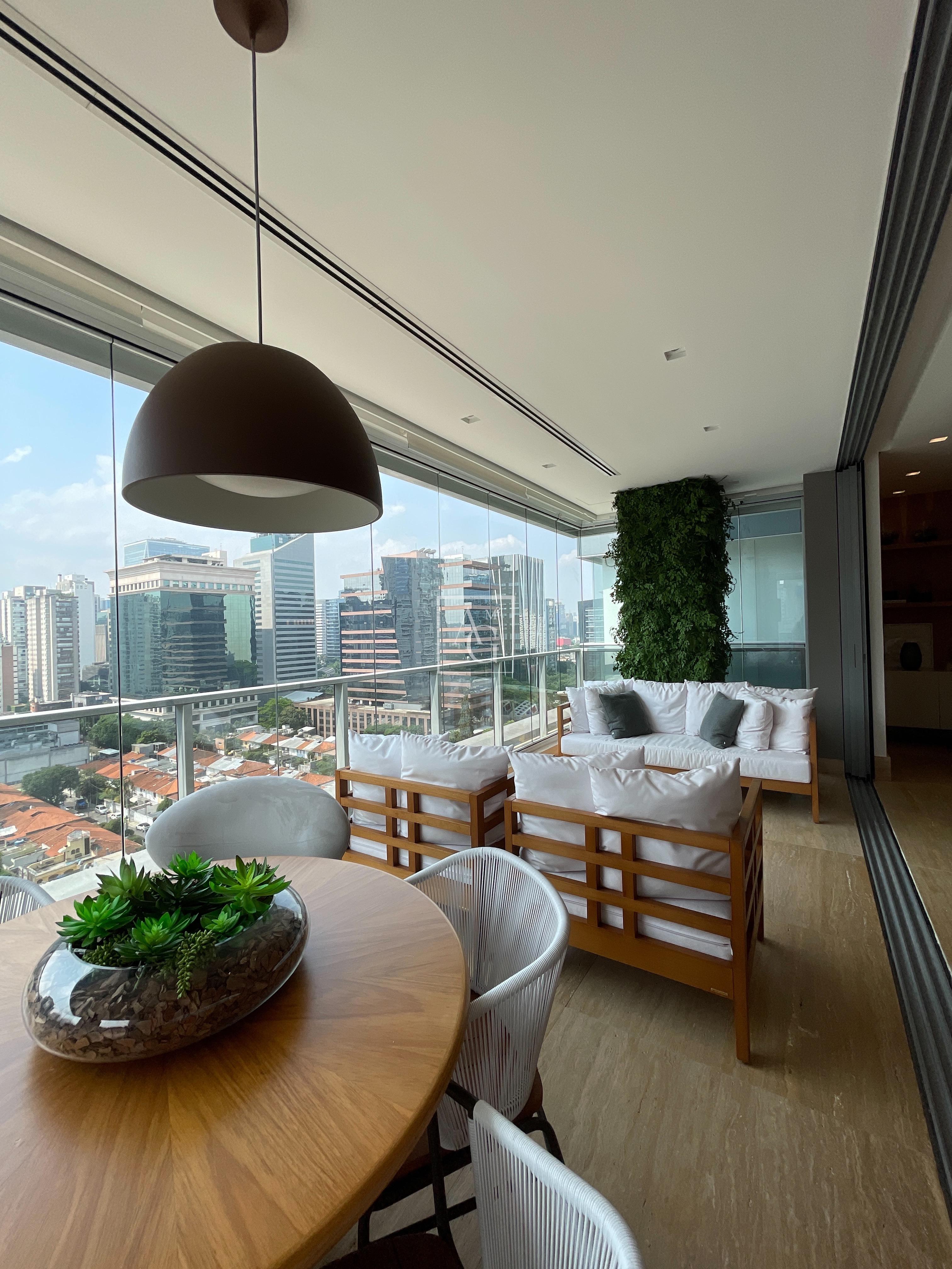 Apartamento com 181m² e 3 dormitórios no bairro Itaim Bibi em São Paulo para Comprar