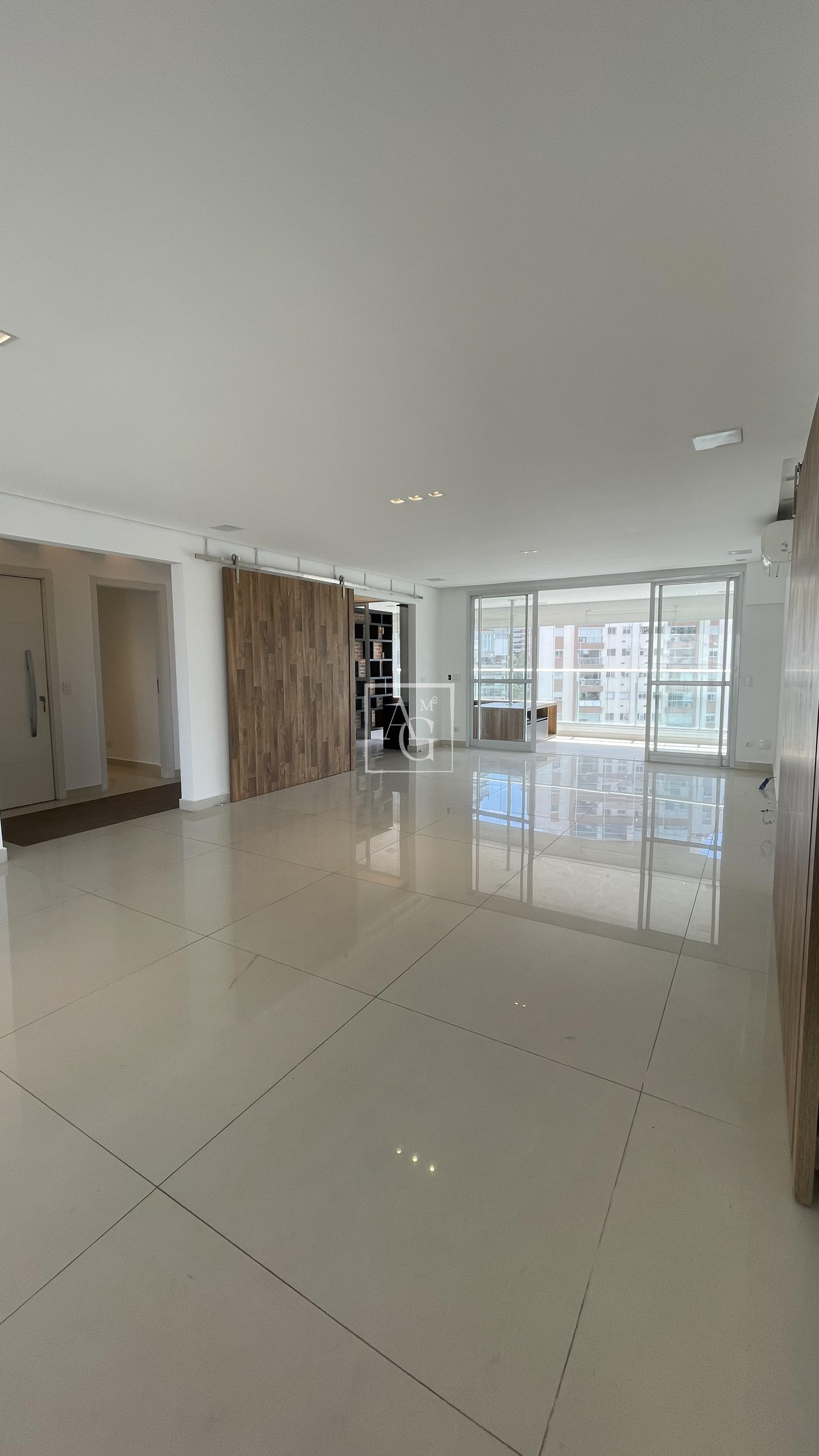 Apartamento com 213m² e 4 dormitórios no bairro Panamby em São Paulo para Comprar