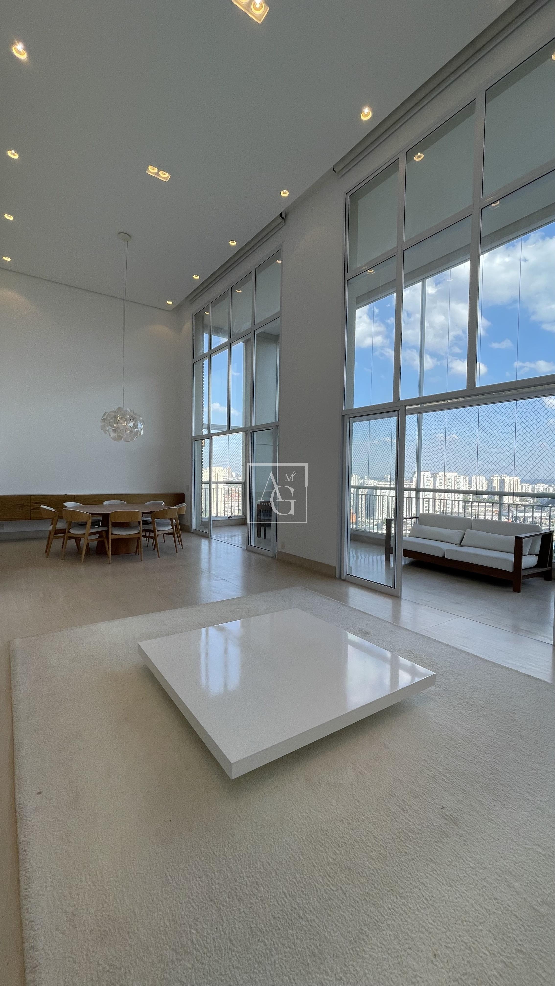 Apartamento com 250m² e 3 dormitórios no bairro Panamby em São Paulo para Comprar