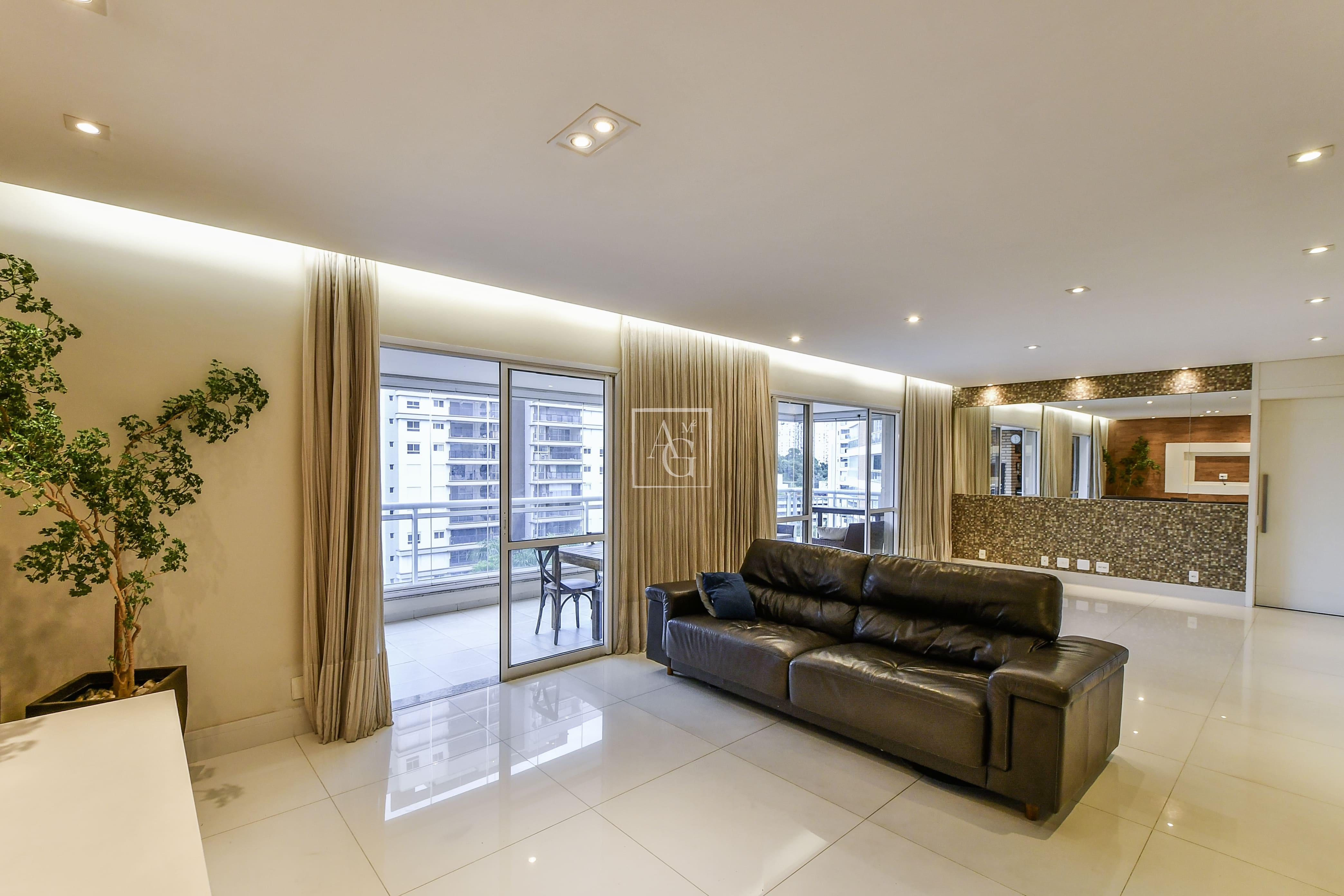 Apartamento com 171m² e 3 dormitórios no bairro Panamby em São Paulo para Comprar